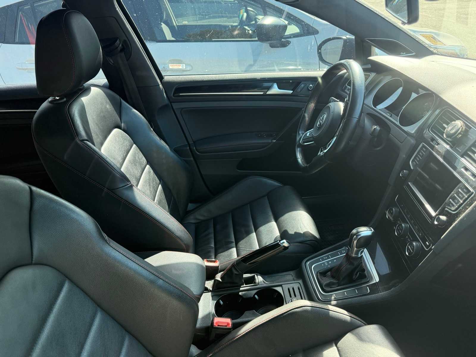 Thumbnail: 2017 Volkswagen Golf - 6