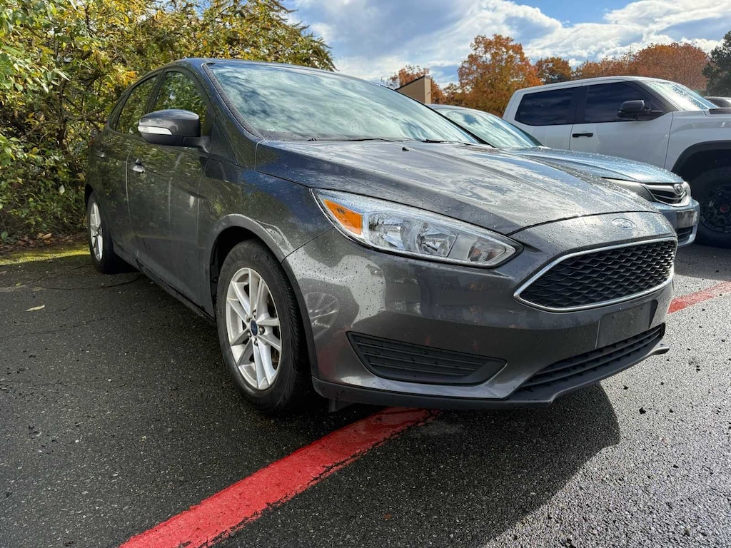 Used 2016 Ford Focus SE Hatchback