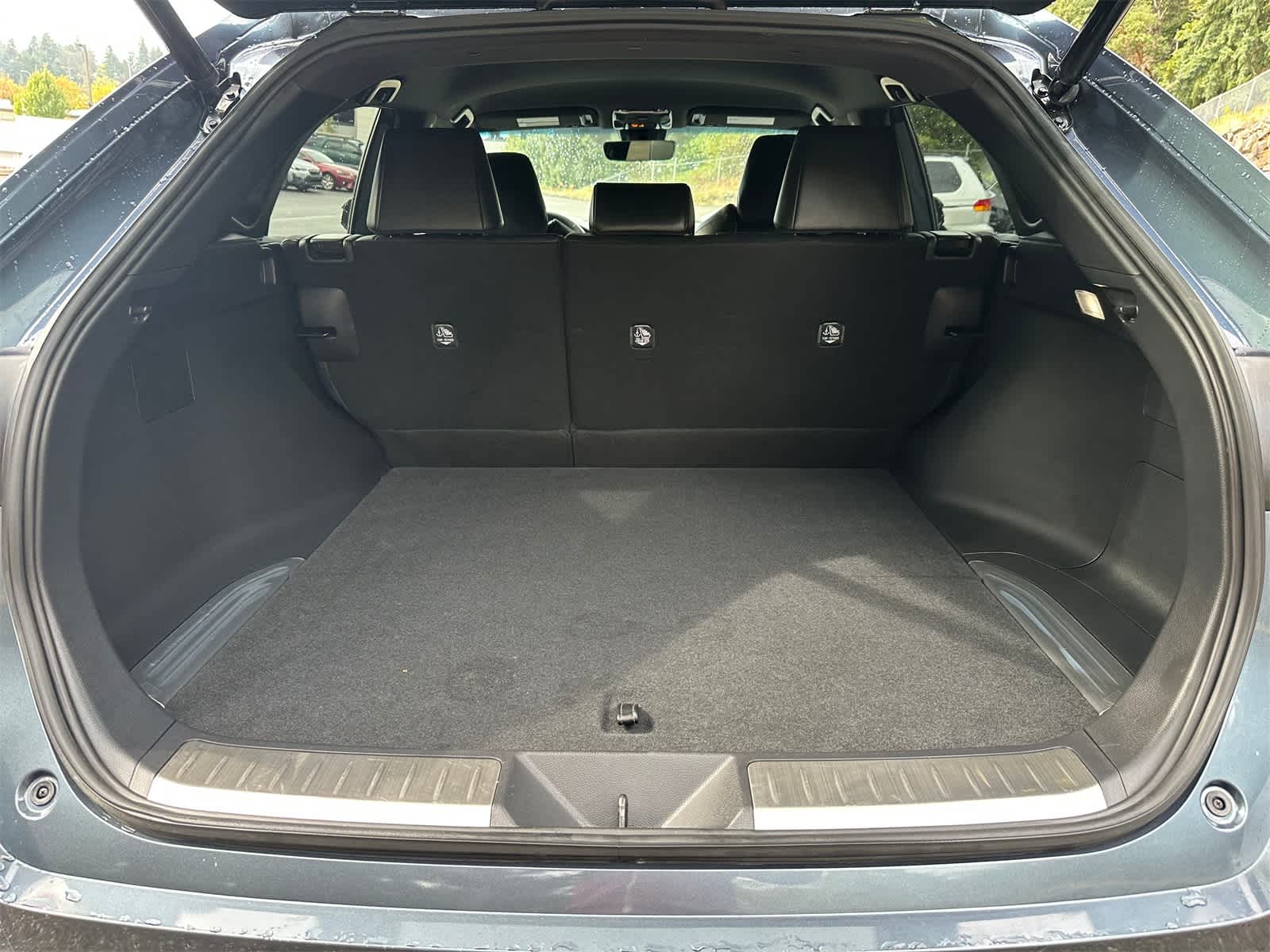 Thumbnail: 2022 Toyota Venza - 26