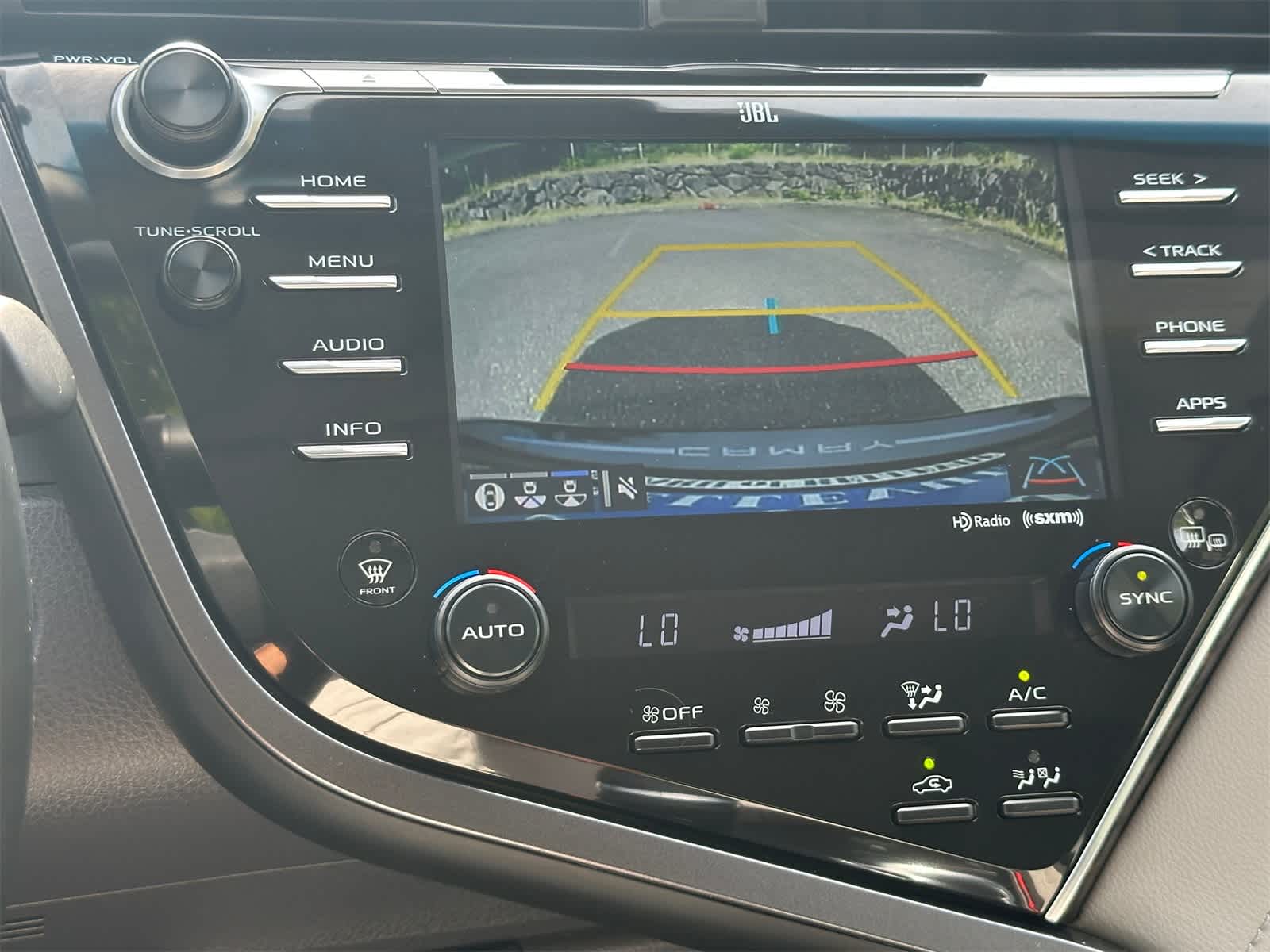 2018 Toyota Camry XLE 18