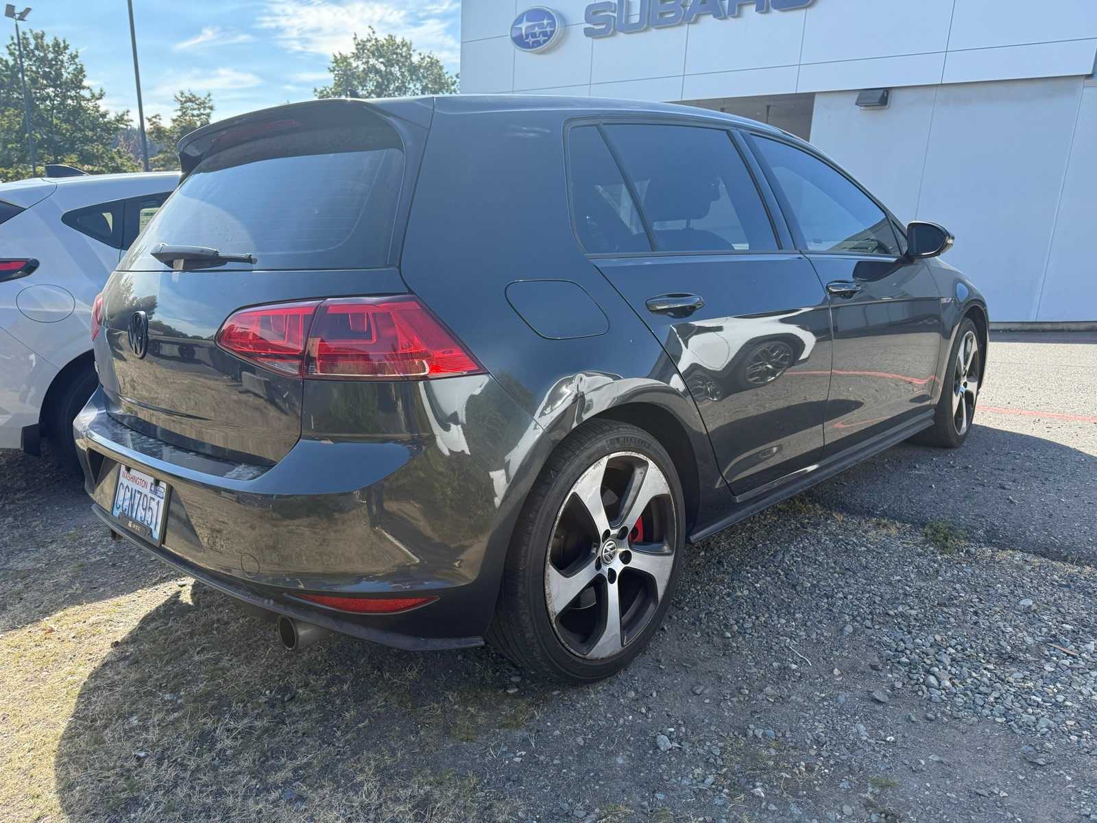 Thumbnail: 2017 Volkswagen Golf - 3