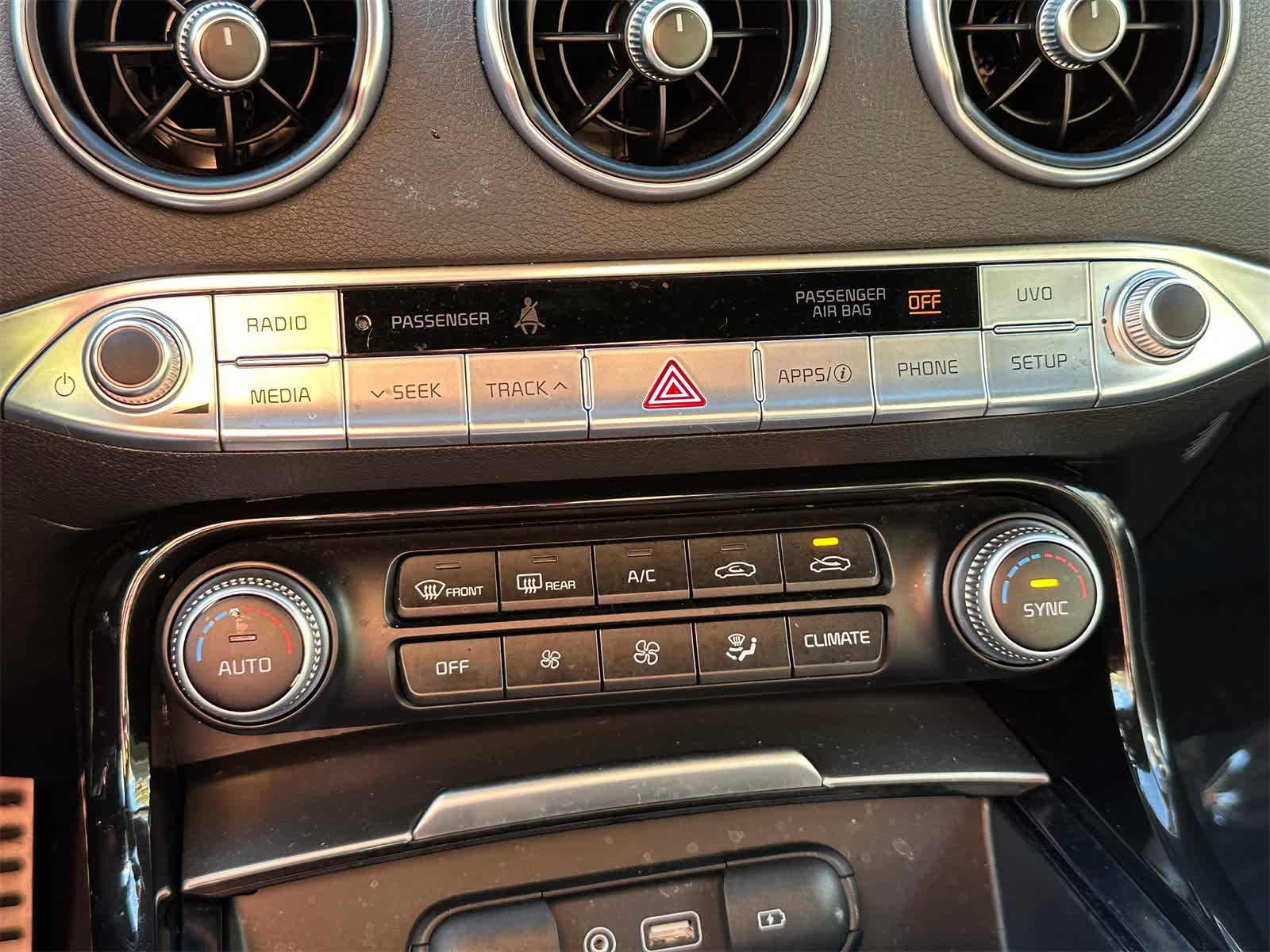 Thumbnail: 2018 Kia Stinger - 18