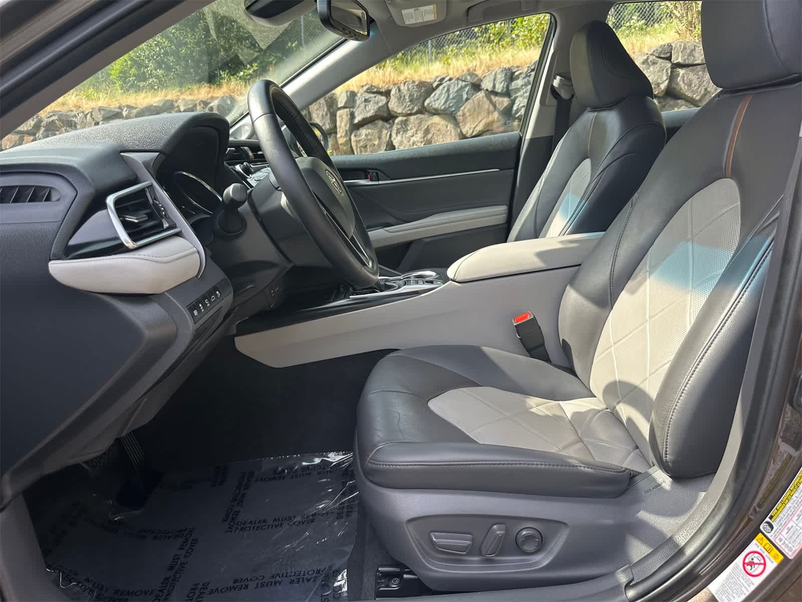 2018 Toyota Camry XLE 14