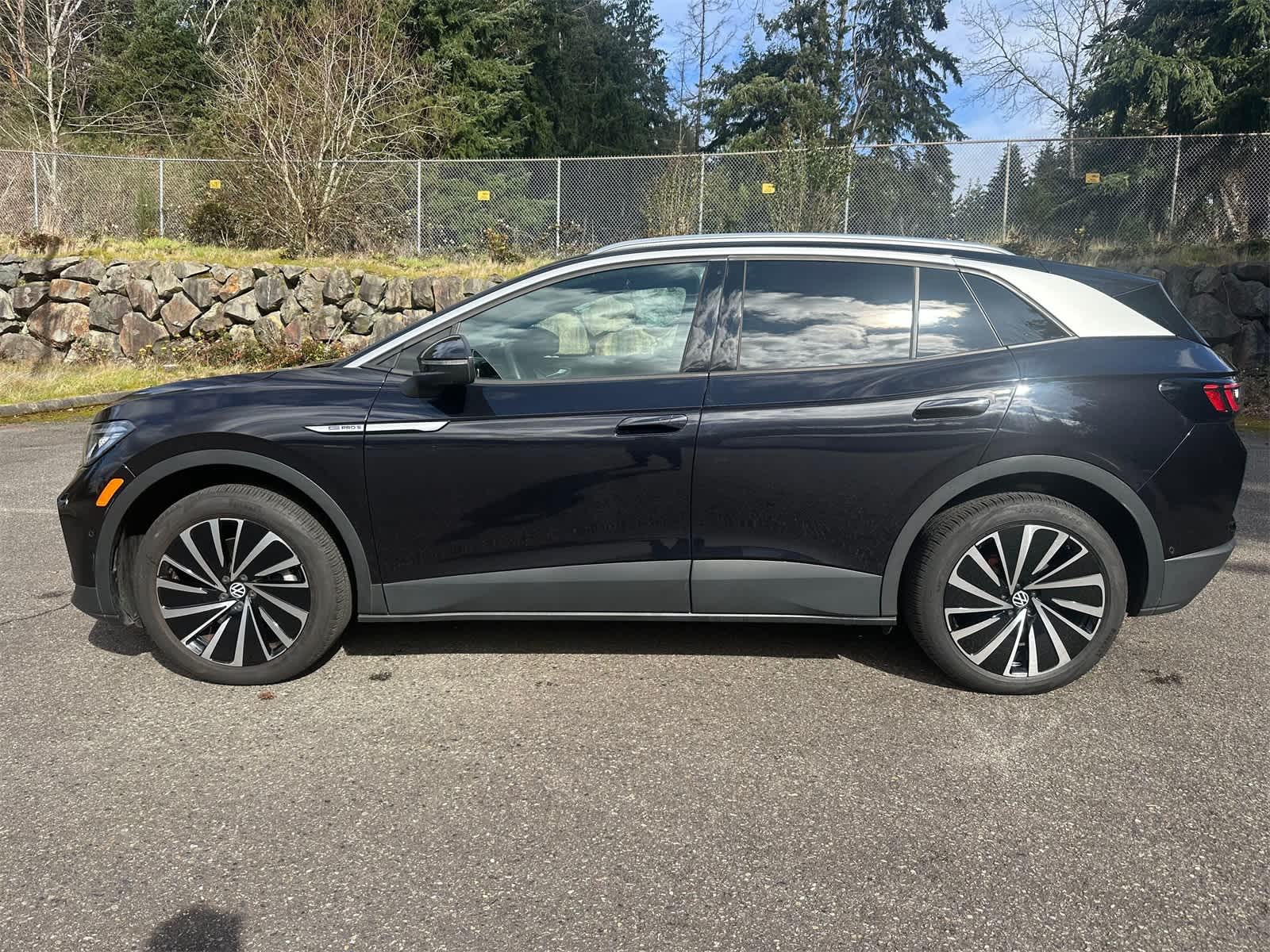 Used 2023 Volkswagen ID.4 PRO S with VIN 1V2GNPE80PC013426 for sale in Bellevue, WA