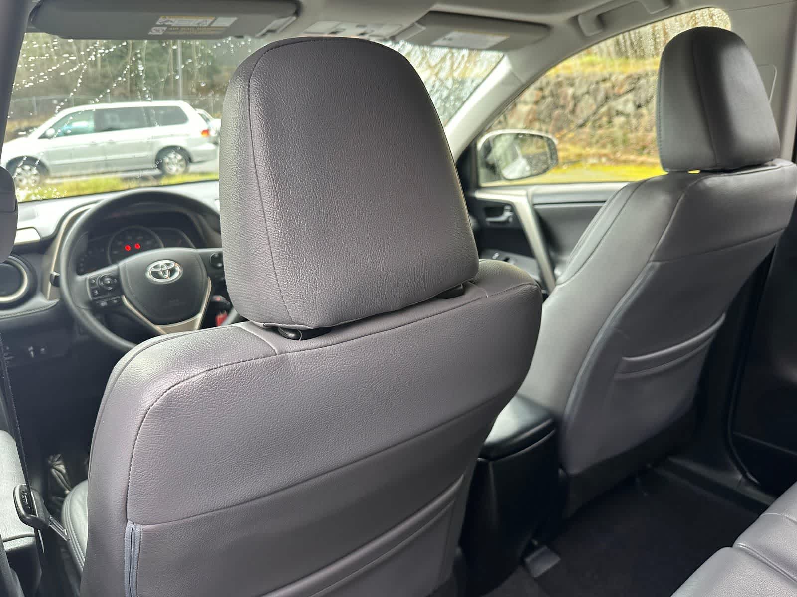 Thumbnail: 2015 Toyota RAV4 - 10