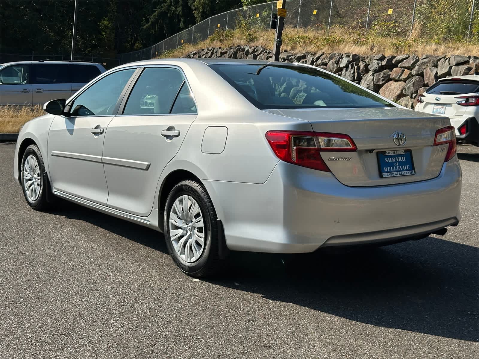 2013 Toyota Camry LE photo 3