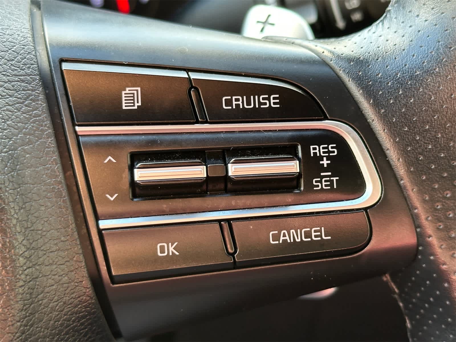 Thumbnail: 2018 Kia Stinger - 23