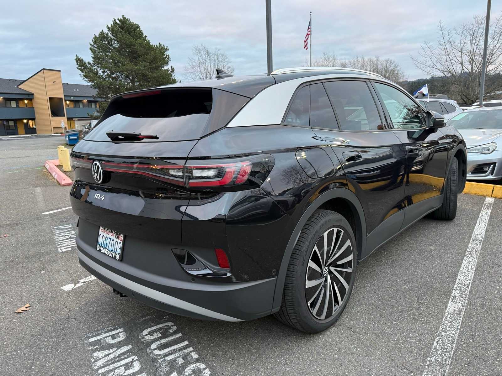 Thumbnail: 2023 Volkswagen ID.4 - 3