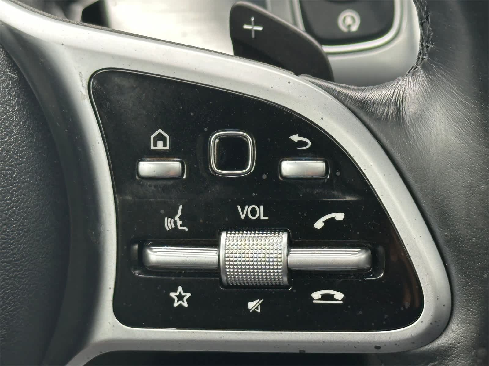 Thumbnail: 2020 Mercedes-Benz GLB - 25