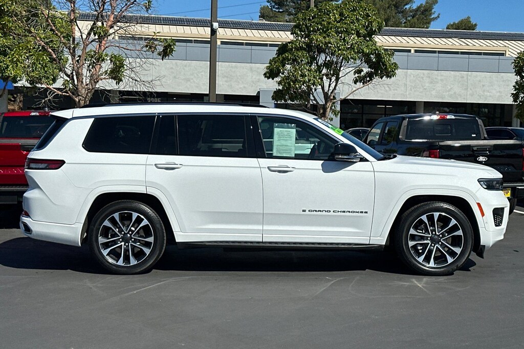 Used 2024 Jeep Grand Cherokee L Overland SUV
