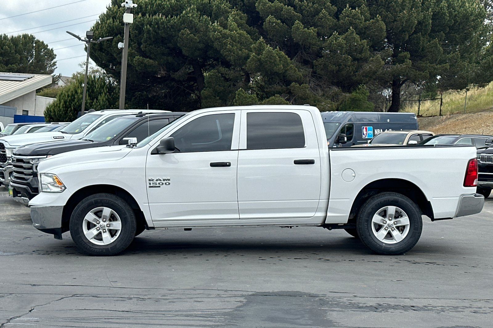 2022 Ram 1500 Classic SLT photo 3