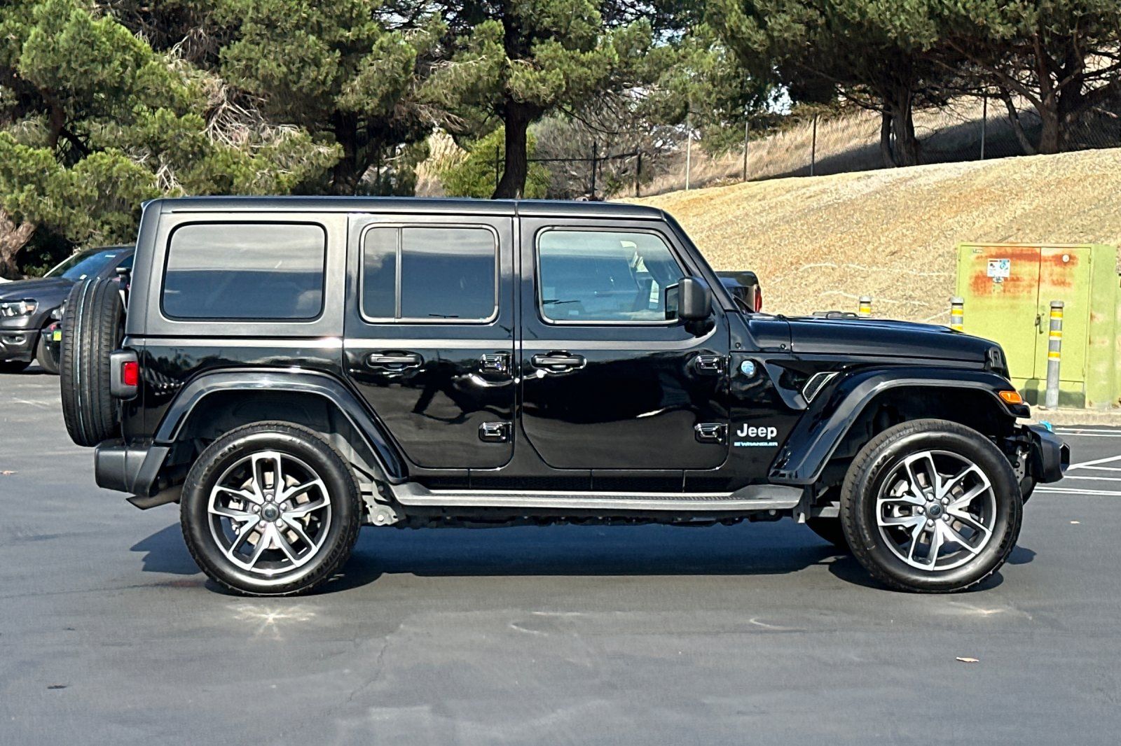 2024 Jeep Wrangler Sport S 4xe photo 3