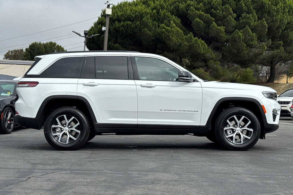 New 2025 Jeep Grand Cherokee LIMITED 4X4 Sport Utility