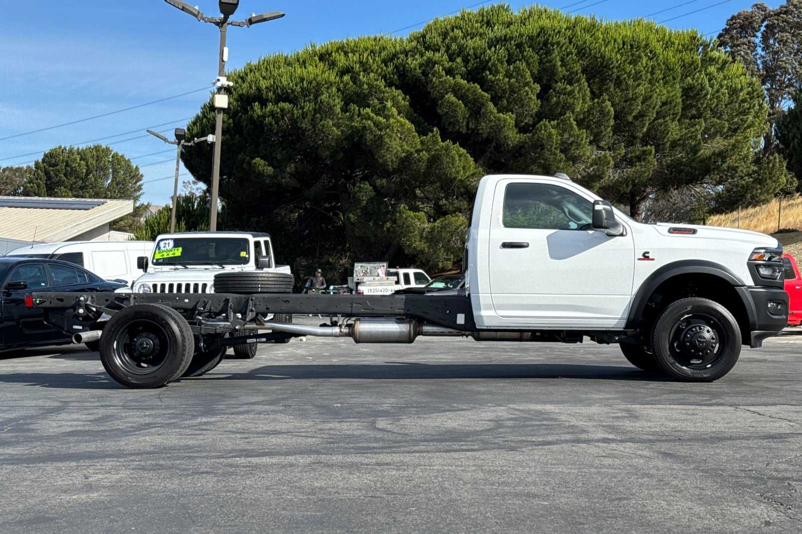 2025 Ram 5500 Tradesman photo 3