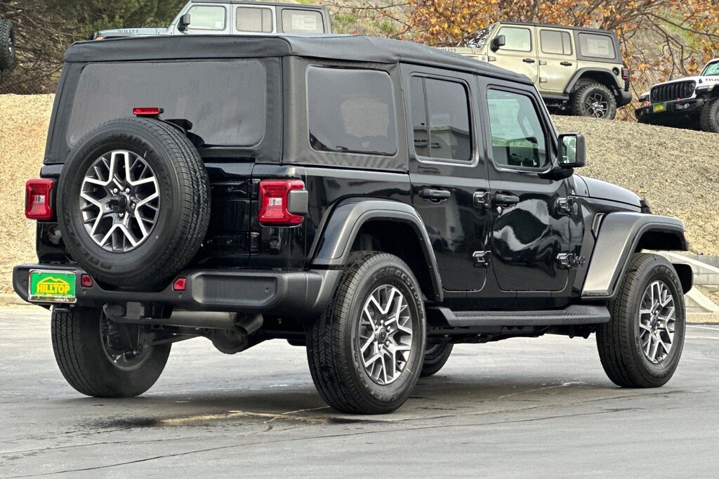 New 2026 Jeep Wrangler 4-DOOR SAHARA Sport Utility