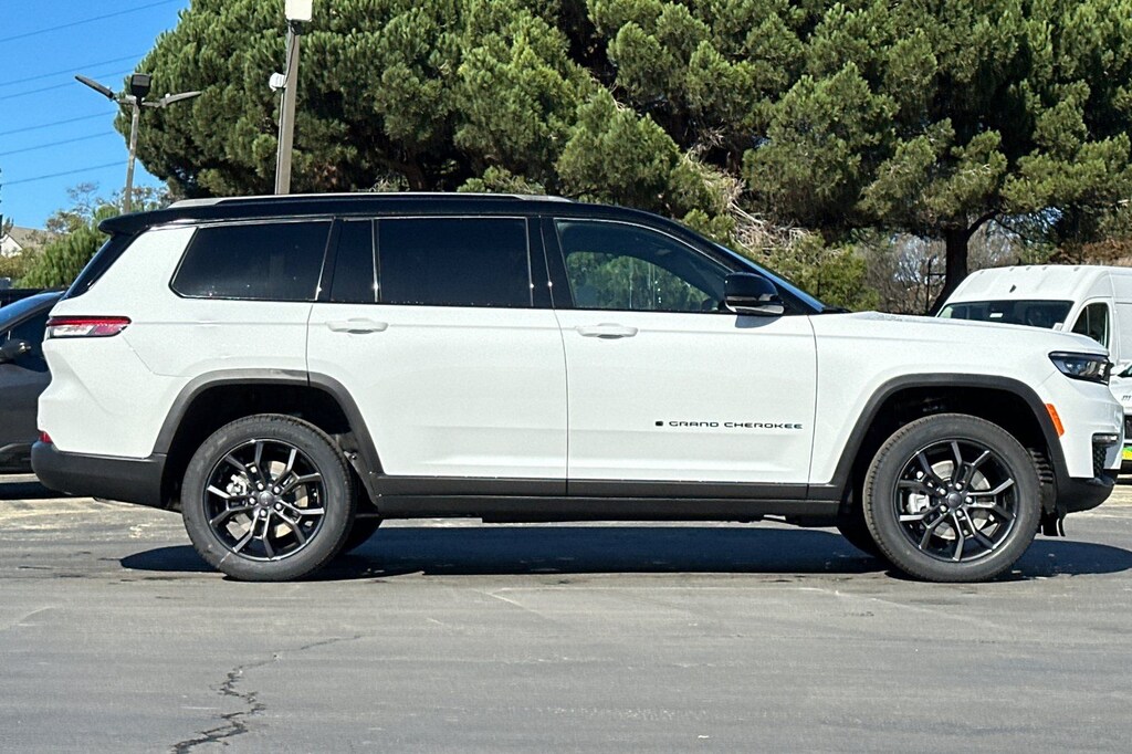 New 2025 Jeep Grand Cherokee L L LIMITED 4X4 Sport Utility