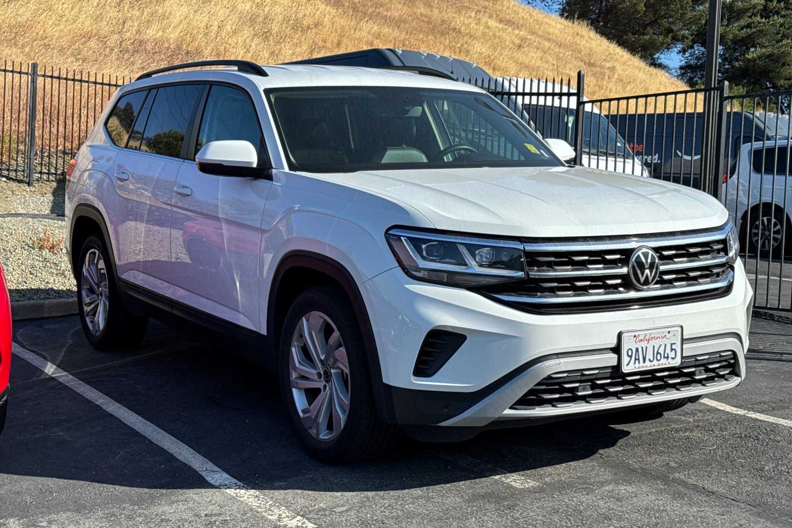 2022 Volkswagen Atlas SE Technology photo 2