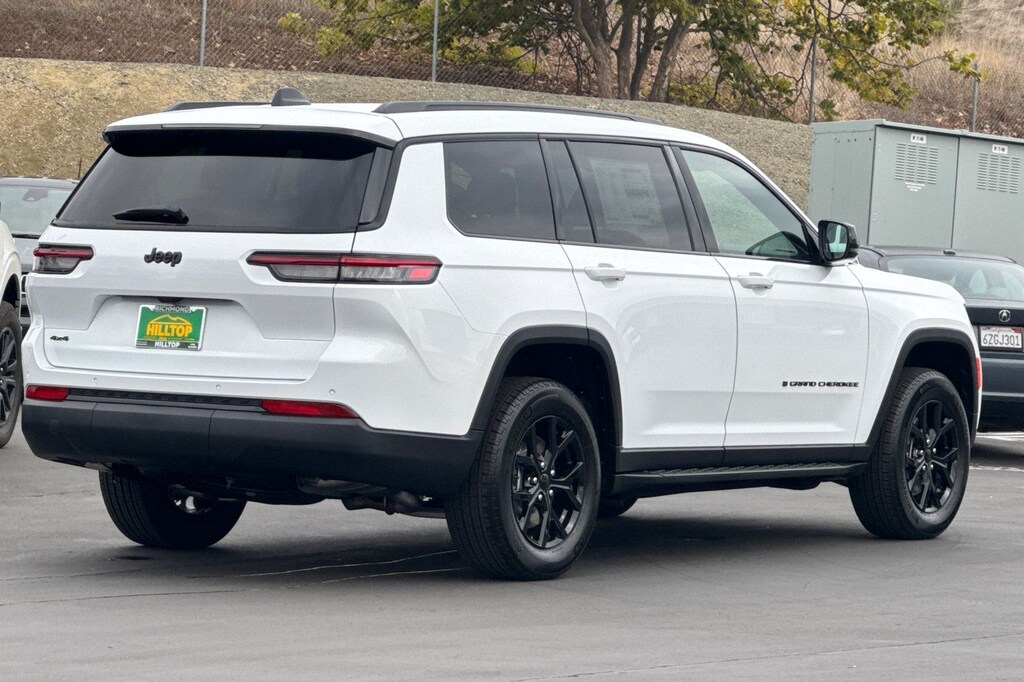 New 2025 Jeep Grand Cherokee L L ALTITUDE X 4X4 Sport Utility