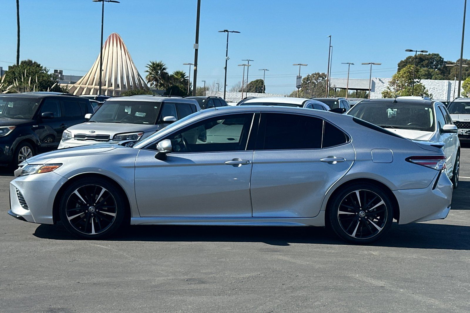 2018 Toyota Camry XSE photo 3