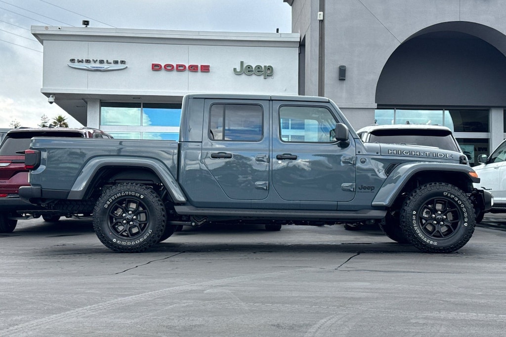 New 2025 Jeep Gladiator HIGH TIDE 4X4 Pickup