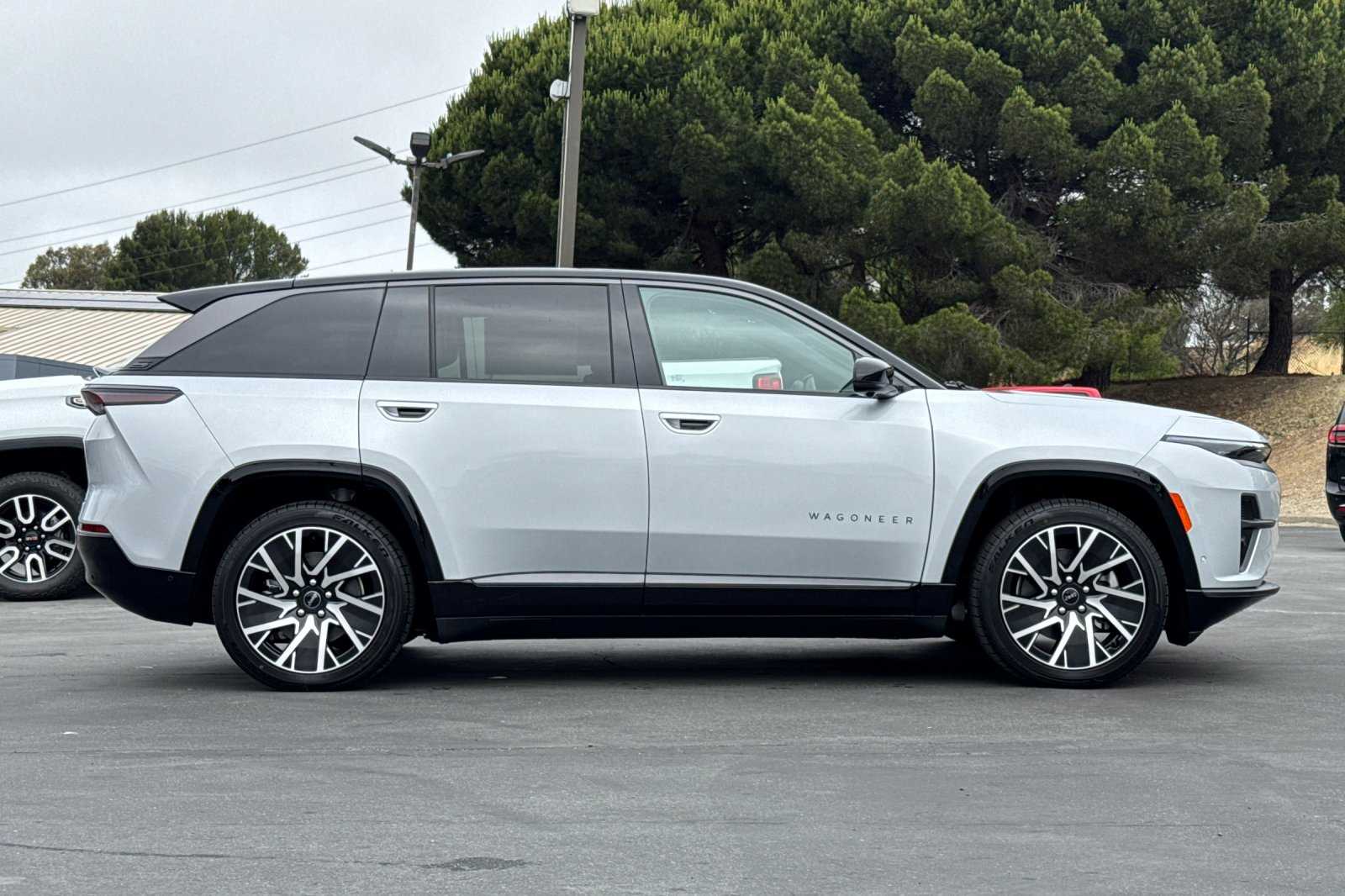 2025 Jeep Wagoneer S Limited photo 4