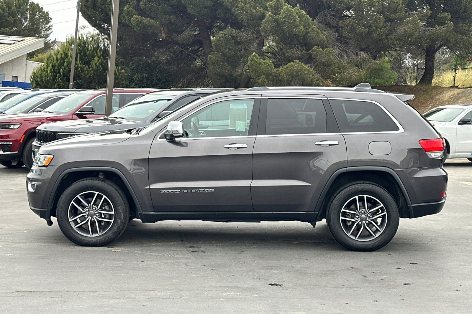 2019 Jeep Grand Cherokee Limited photo 3
