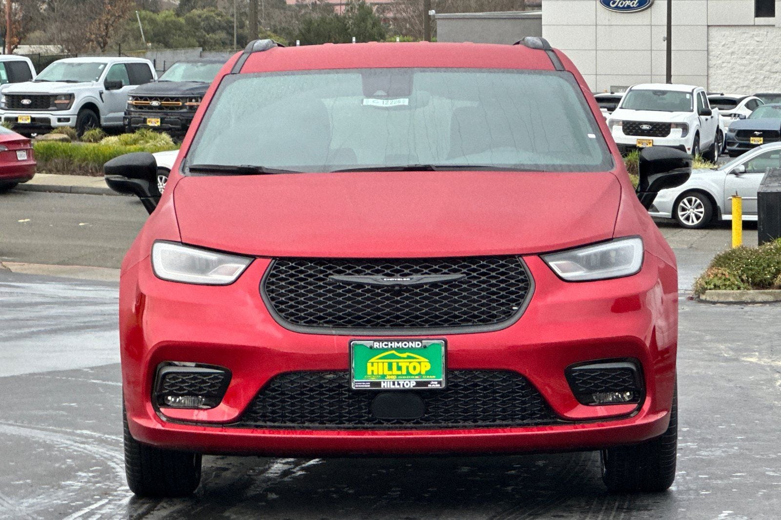 2026 Chrysler Pacifica Select - Photo 11