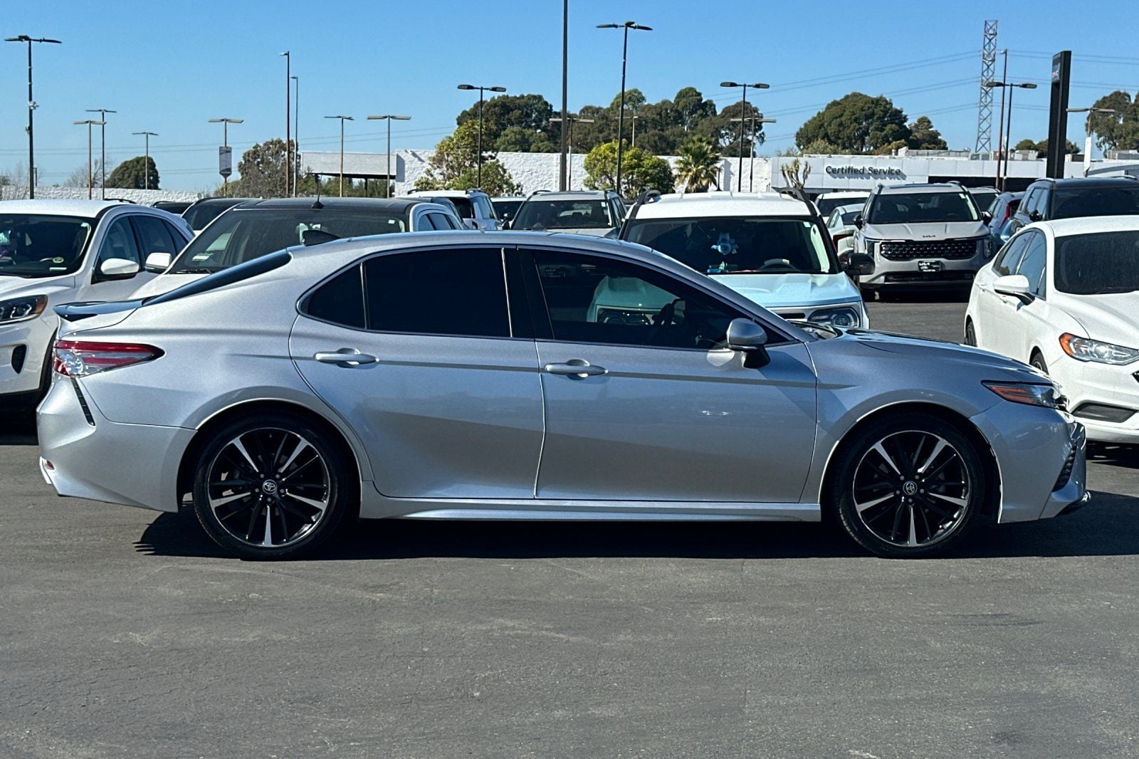 2018 Toyota Camry XSE photo 2