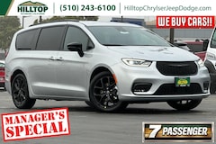 2026 Chrysler Pacifica SELECT Passenger Van