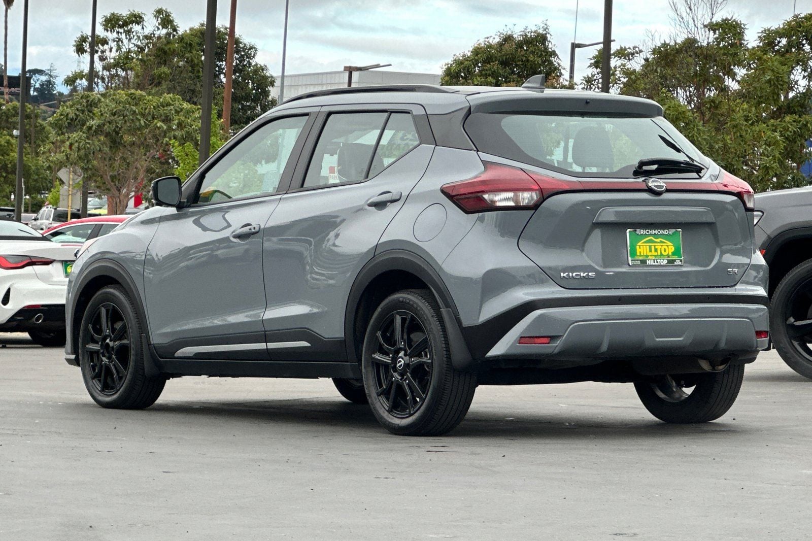 2023 Nissan Kicks SR photo 6