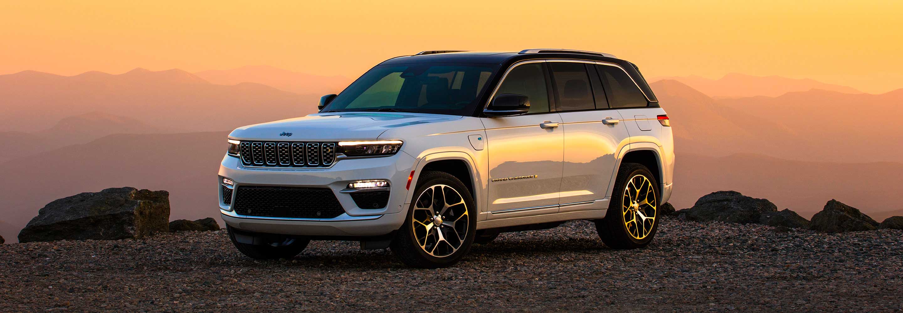 MPG City/Highway/... Off-Road? The 2023 Jeep® Grand Cherokee 4xe