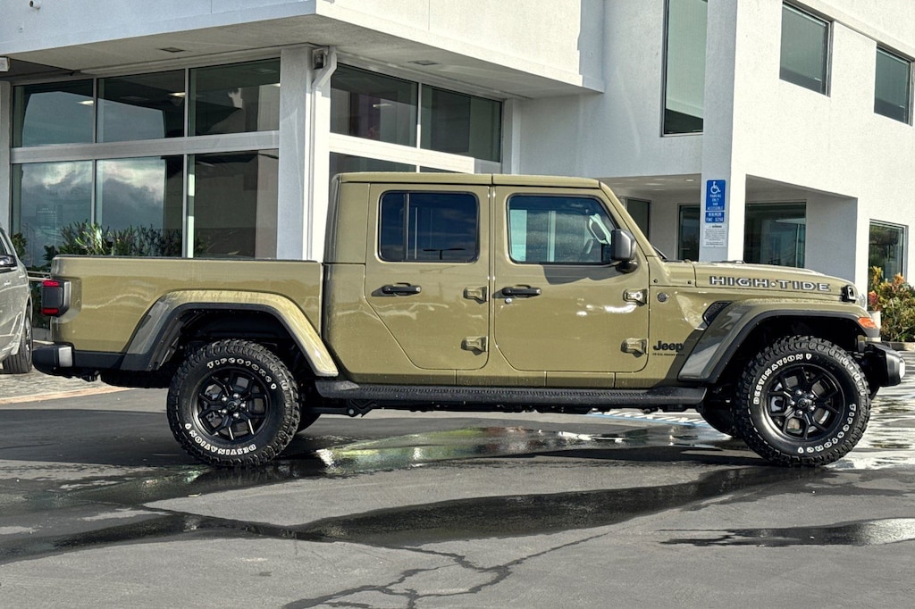 New 2025 Jeep Gladiator HIGH TIDE 4X4 Pickup