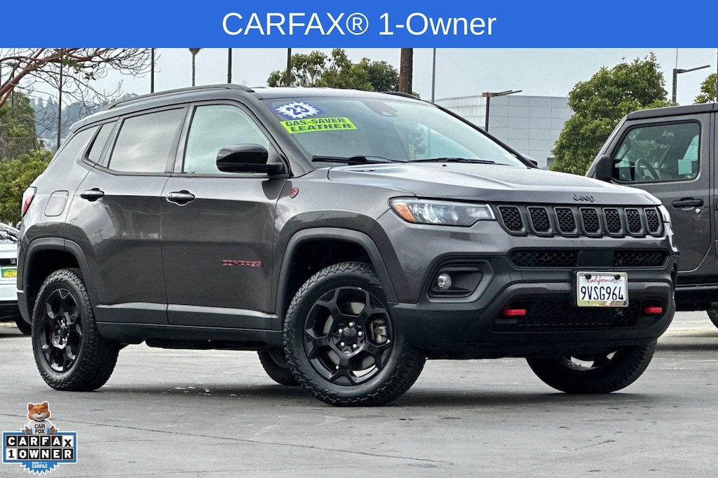 2023 Jeep Compass Trailhawk photo 2