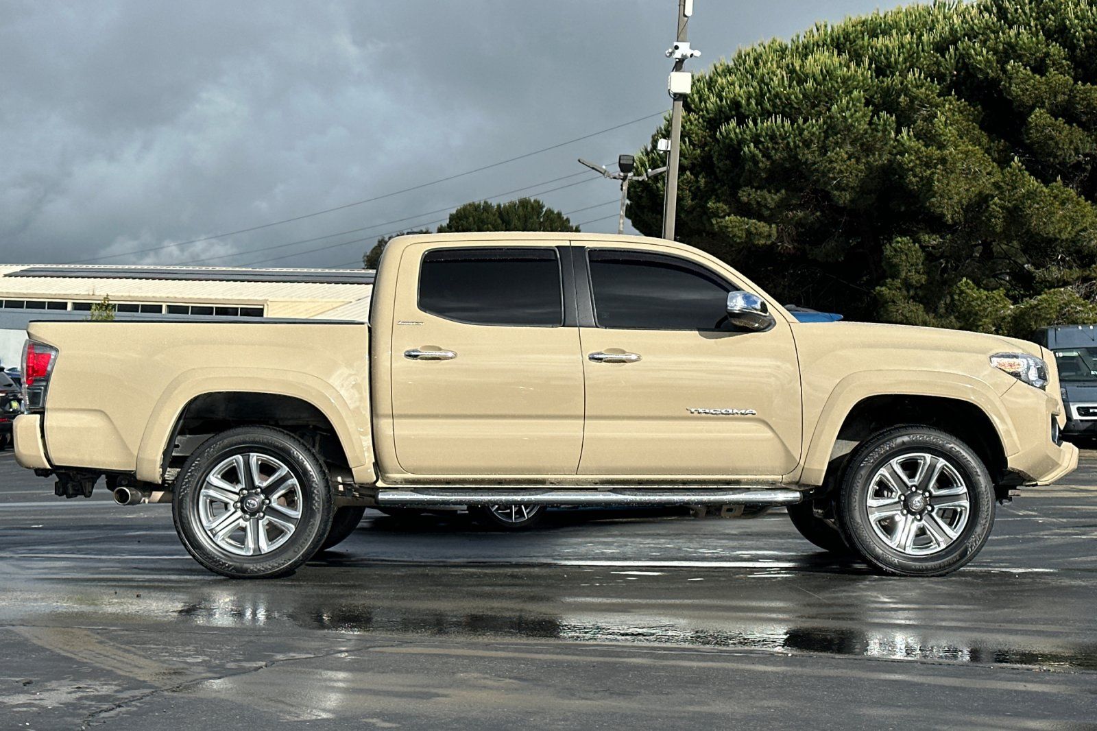 2019 Toyota Tacoma Limited photo 2
