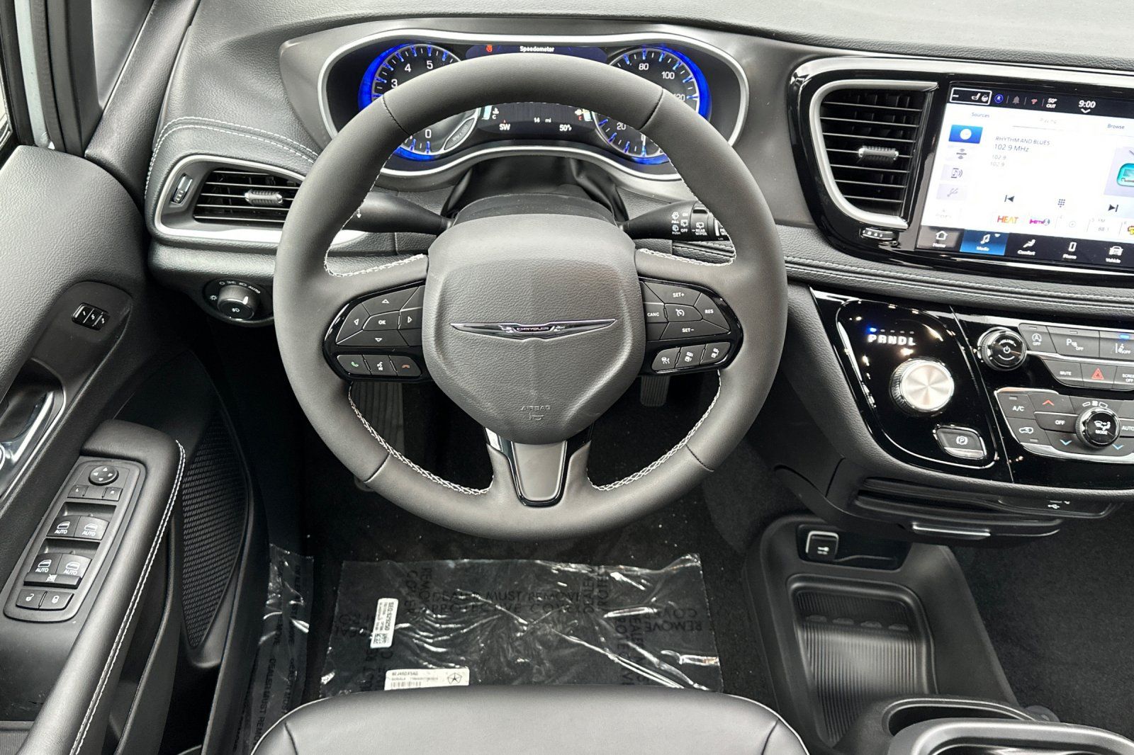 2026 Chrysler Pacifica Select - Photo 17
