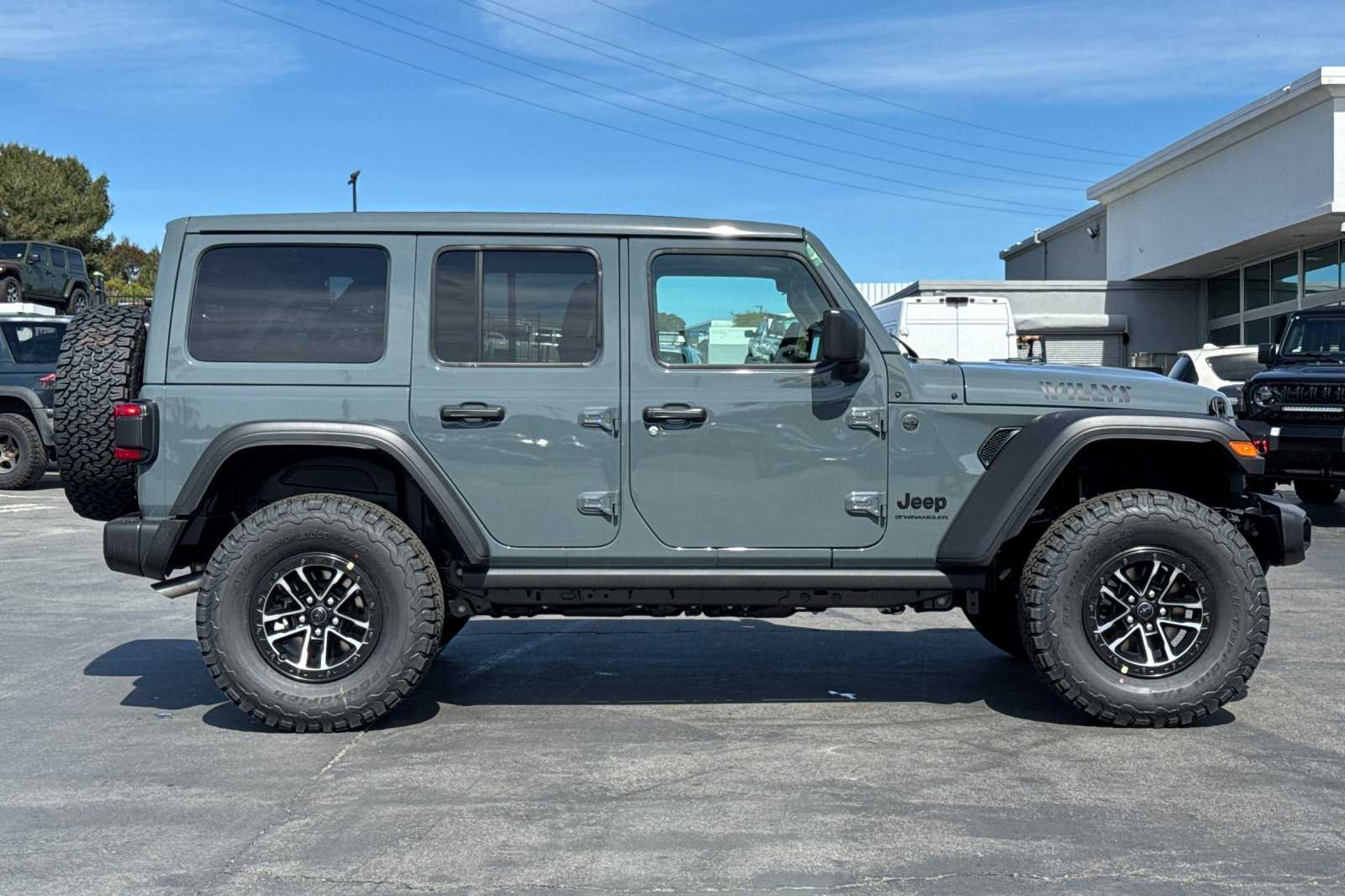2025 Jeep Wrangler Willys photo 4