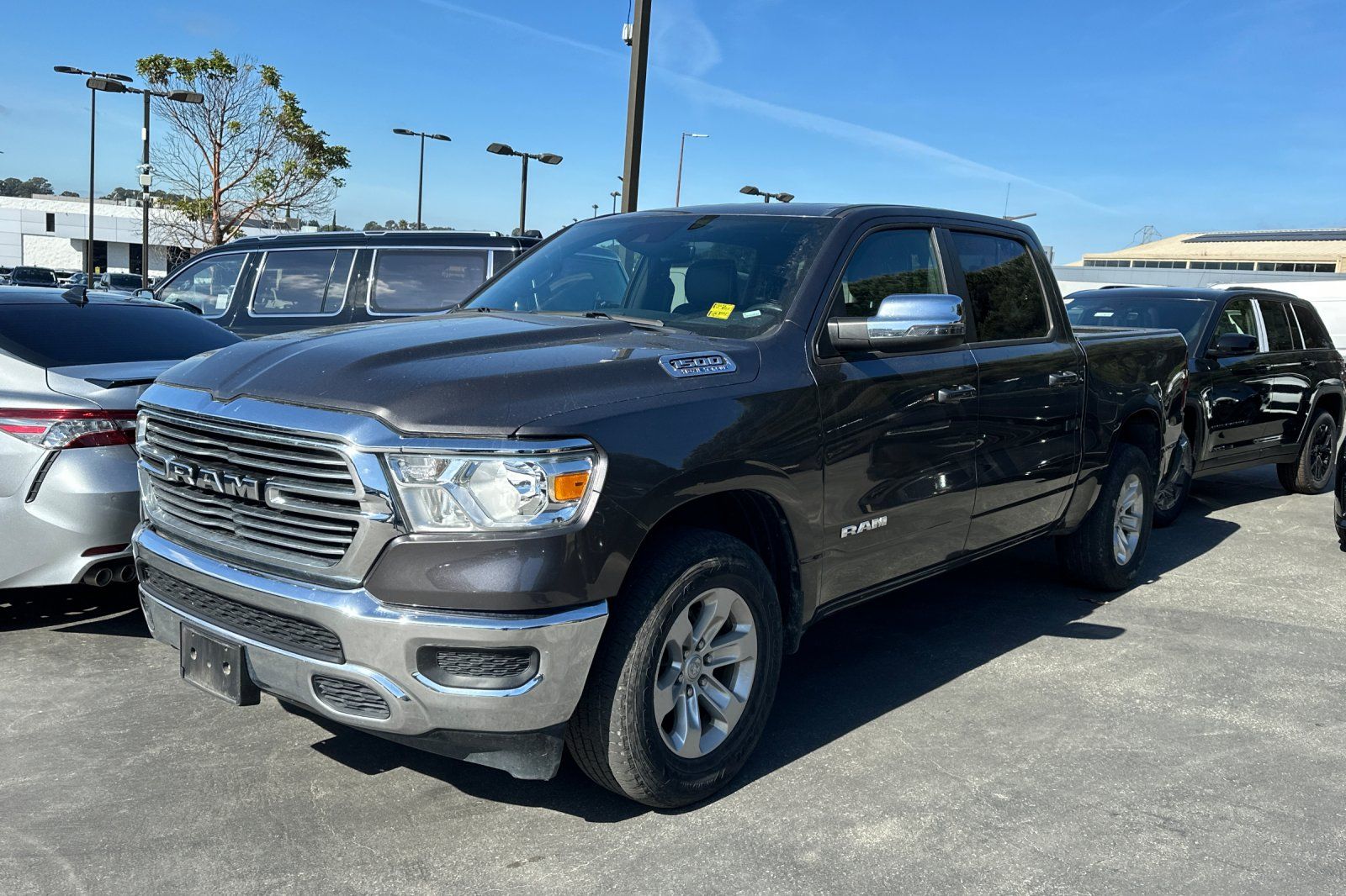 2024 Ram 1500 Laramie photo 2