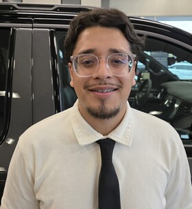 Staff member Angel Arreola from ID_41e2df34a9fc