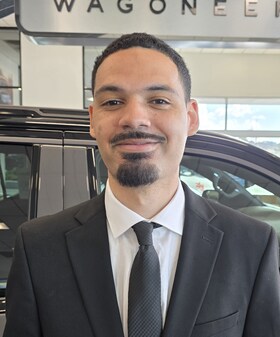 Staff member Geo Carleton from ID_41e2df34a9fc