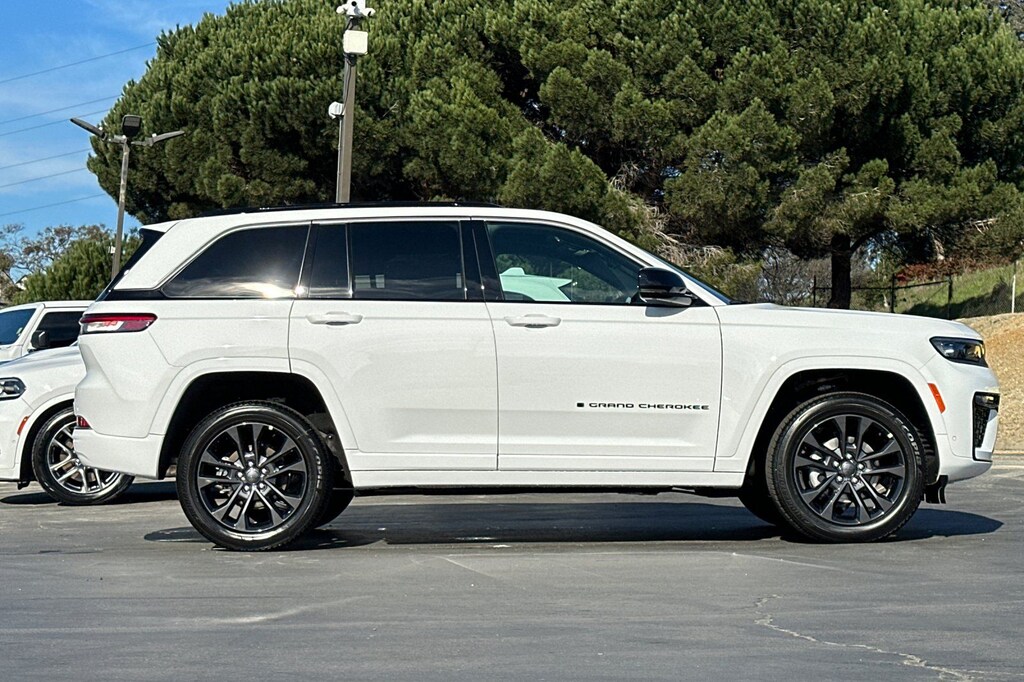New 2026 Jeep Grand Cherokee LIMITED RESERVE 4X4 Sport Utility
