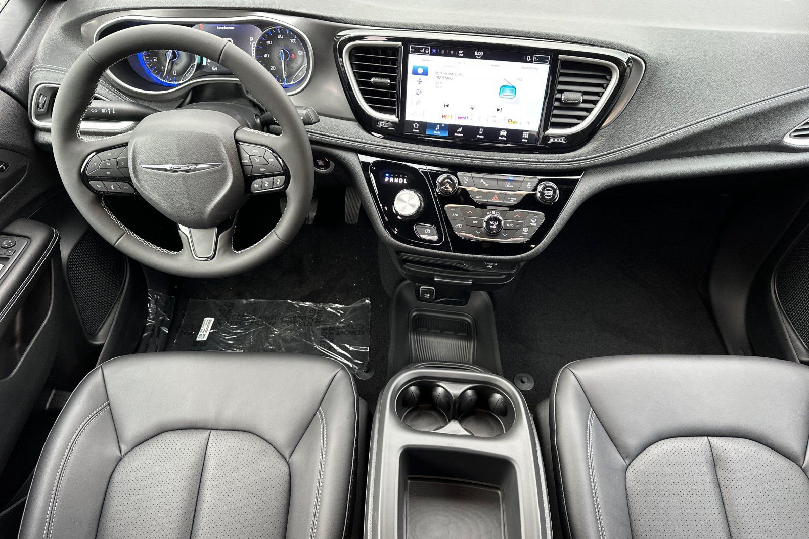 2026 Chrysler Pacifica Select - Photo 16