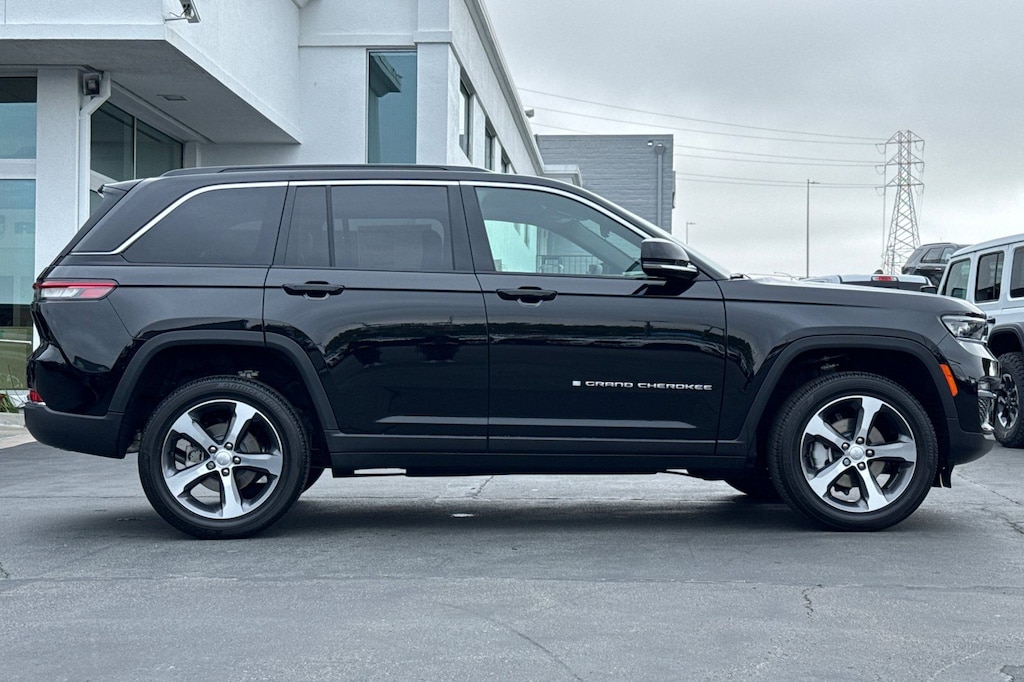 New 2025 Jeep Grand Cherokee LIMITED 4X4 Sport Utility