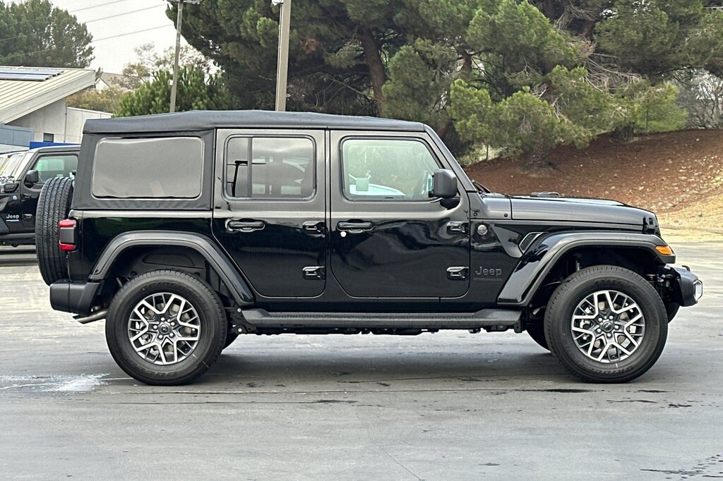 New 2026 Jeep Wrangler 4-DOOR SAHARA Sport Utility