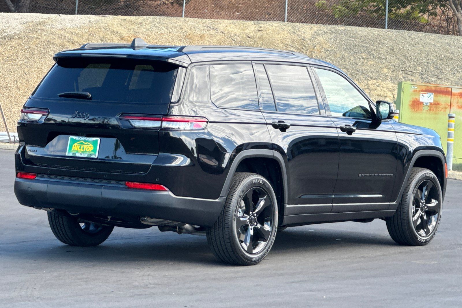 2025 Jeep Grand Cherokee Altitude photo 4