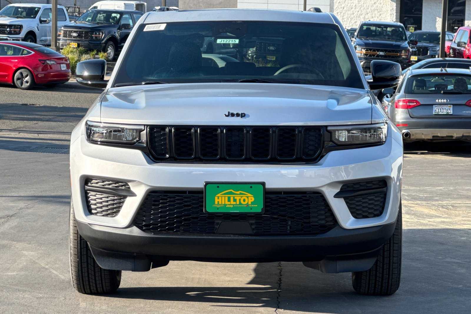 2025 Jeep Grand Cherokee Altitude photo 3