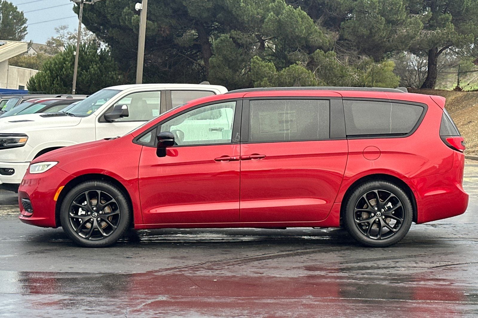 2026 Chrysler Pacifica Select - Photo 8