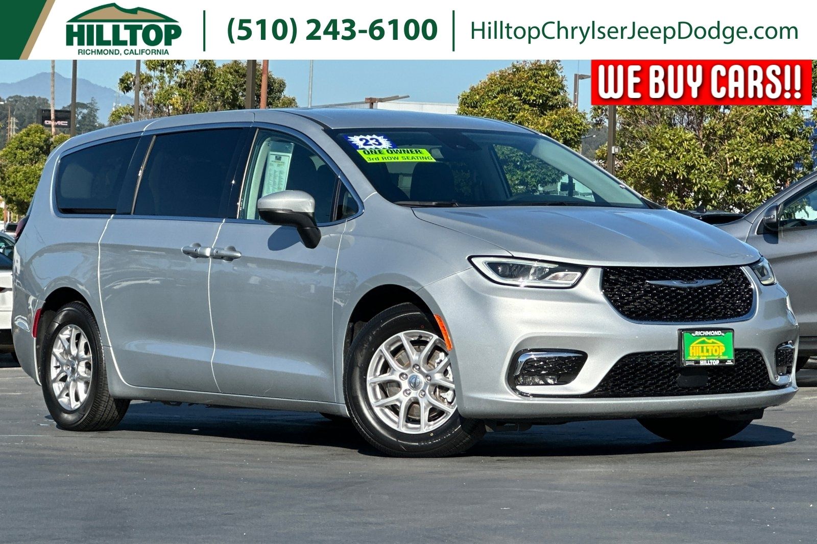 2023 Chrysler Pacifica Touring L's photo