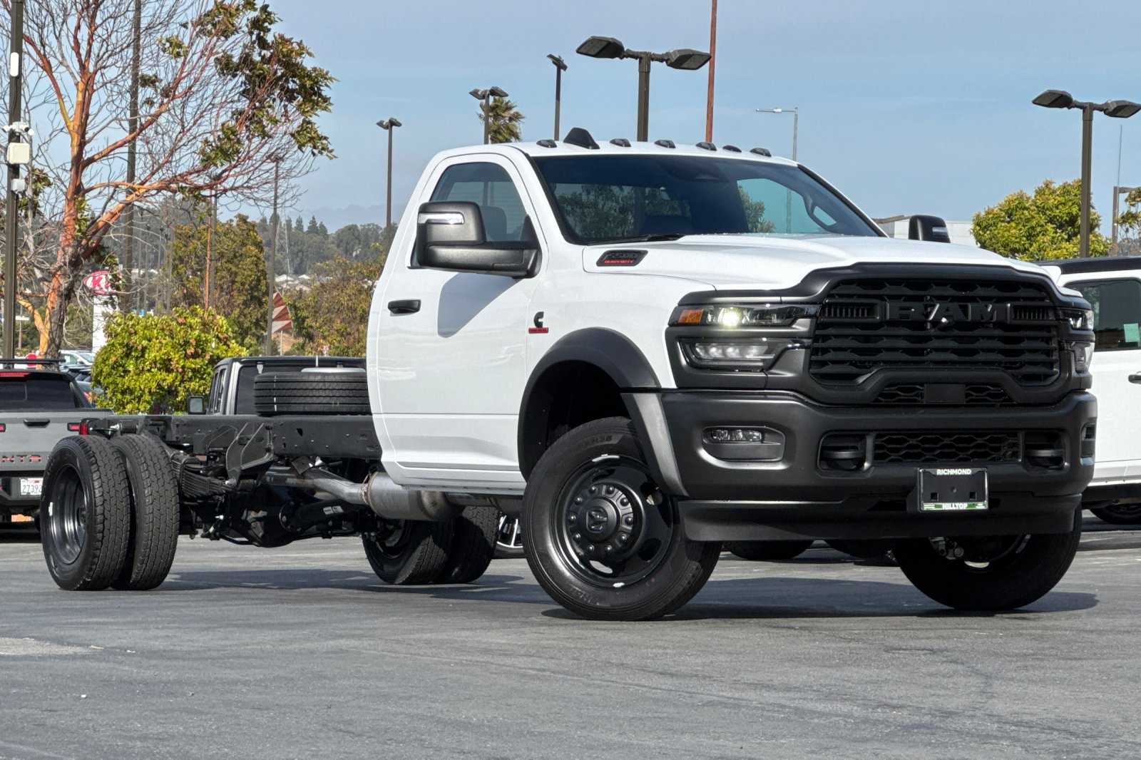 2025 Ram 5500 Tradesman photo 2