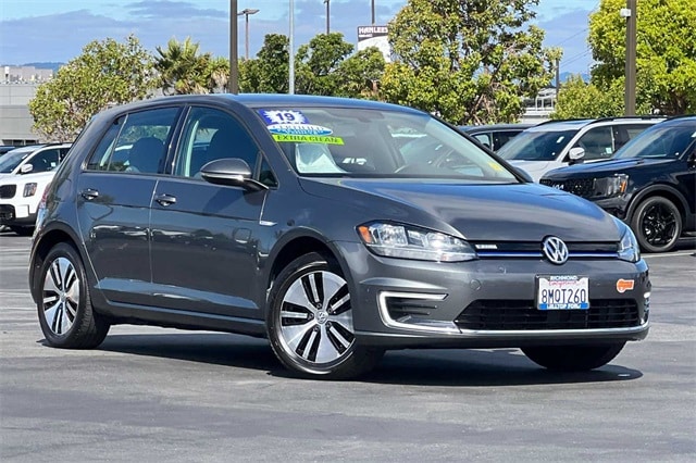 Certified 2019 Volkswagen e-Golf e-Golf SE with VIN WVWKR7AU2KW911603 for sale in Richmond, CA