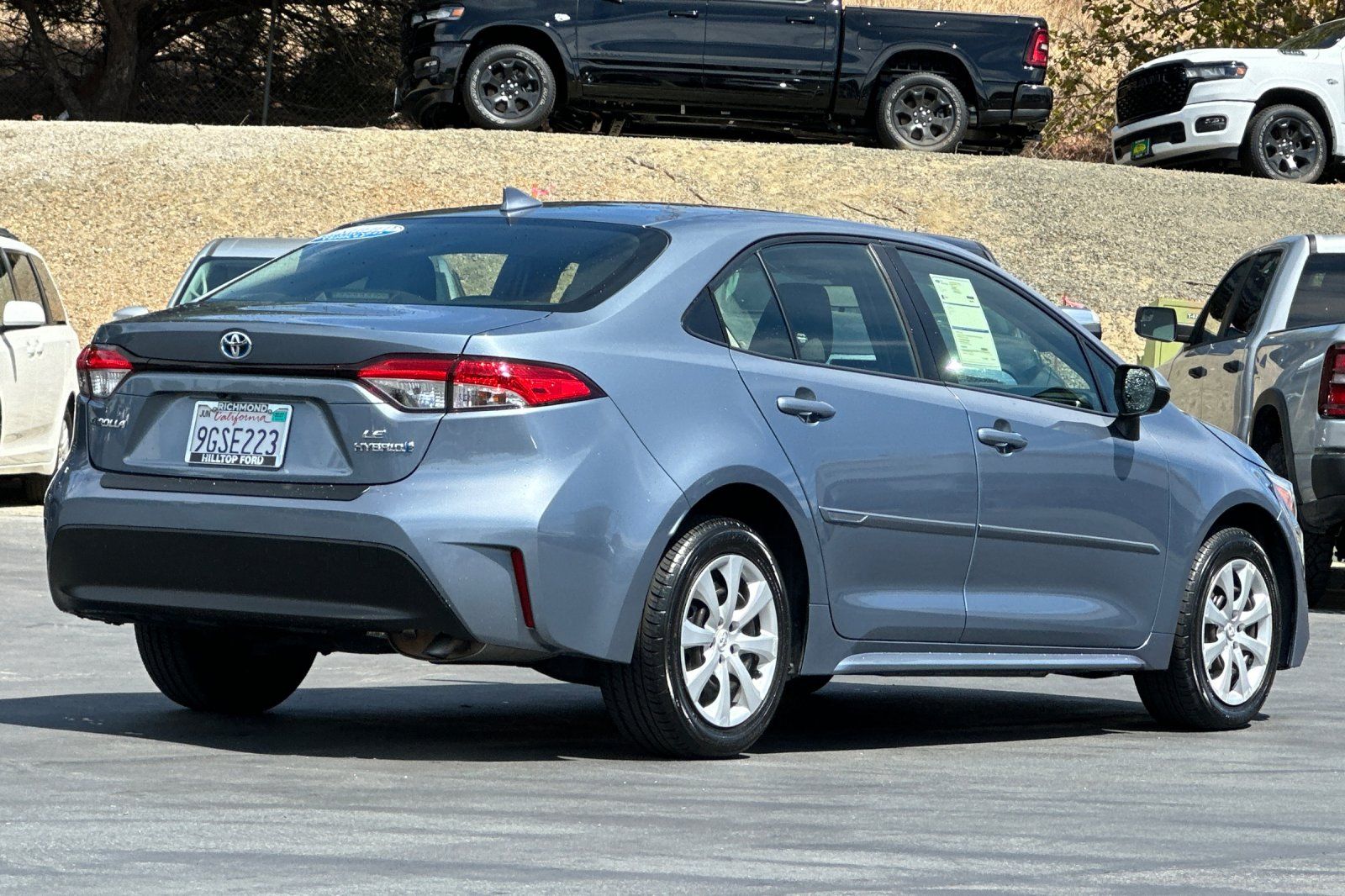 View vehicle photo 5